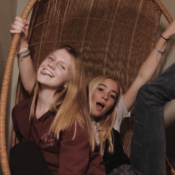 Meet your Posher, Taylor - Picture 1 of 1